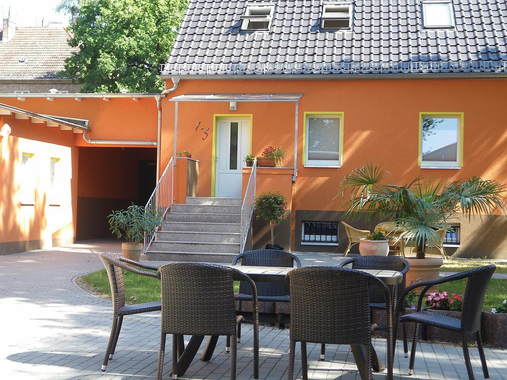 Pension Am Findling Potsdam Exterior photo